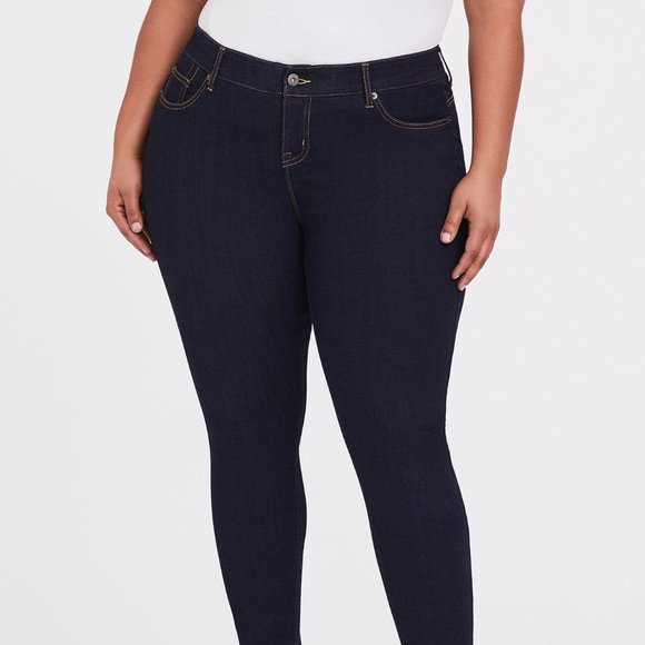 Torrid Bombshell Skinny Jean Premium Stretch Dark Wash Size 28 R NWT - Picture 1 of 4